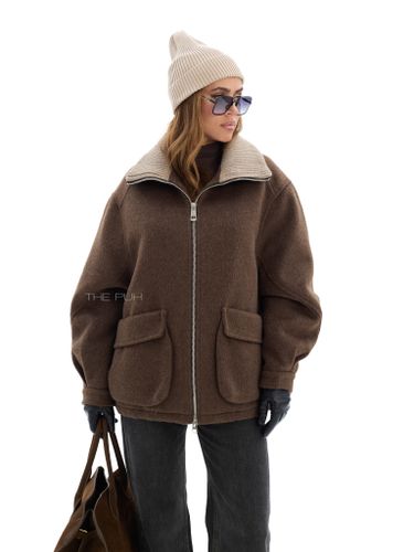 Шоколадная куртка с накладными карманами