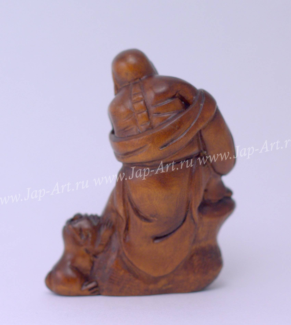 Нэцкэ Монах на камне и щенок