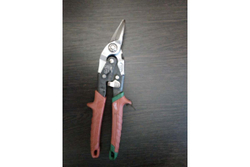 Ножницы Milwaukee по металлу правый рез 260 мм