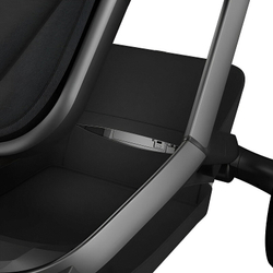 Детская коляска Maxi-Cosi Fame 3 в 1 с автокреслом CabrioFix Essential graphite Twillic Black/Черный