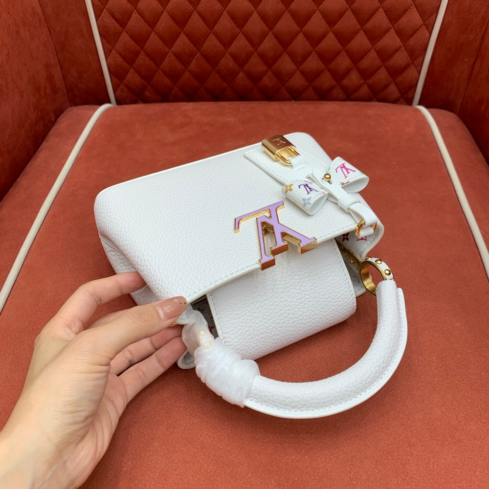 Louis Vuitton Capucines Mini