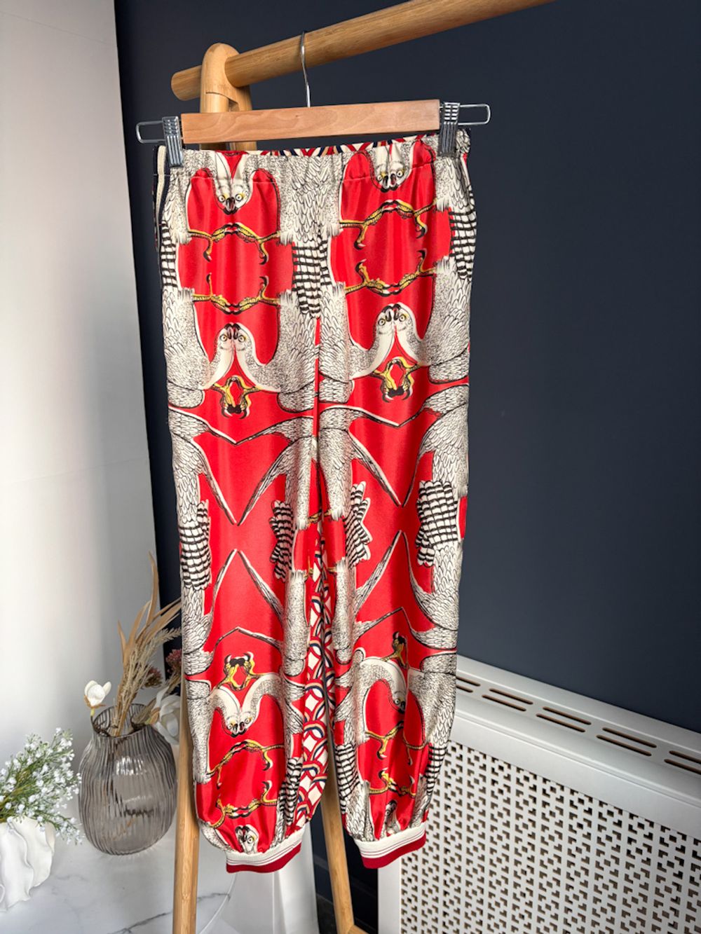 Шелковые брюки Gucci, 152