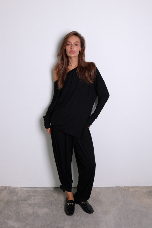 Костюм трикотажный черный