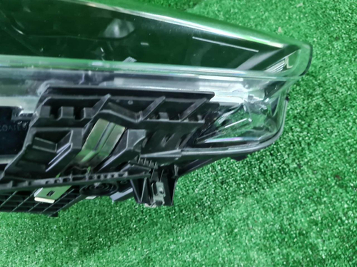 Битая Фара правая BMW X2 F39 (2017-2023) LED