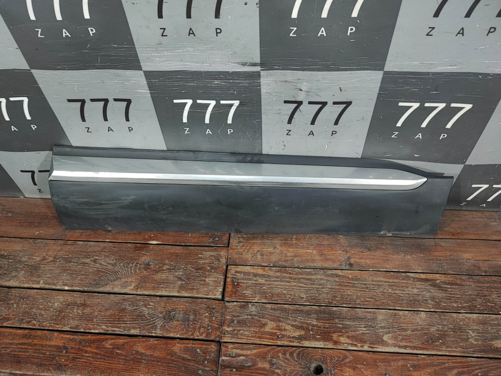 Накладка двери передней правой Hyundai Santa Fe 4 (TM) 18-нв Б/У Оригинал 87722S1000