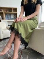 Юбка атласная с кружевом