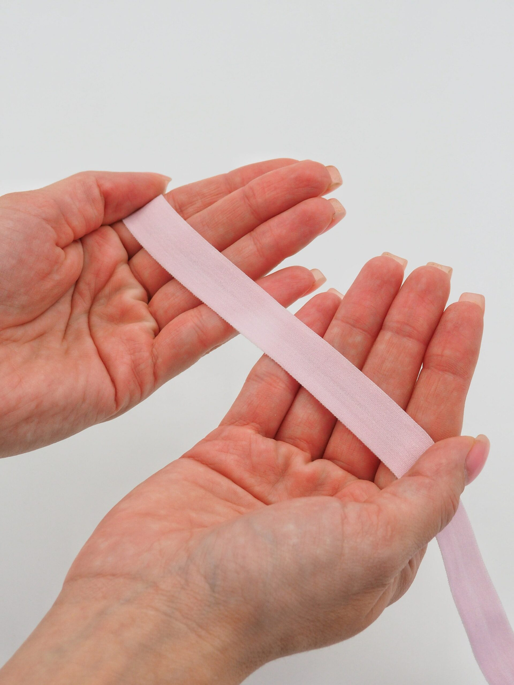 Бейка эластичная нежно-розовая матовая ширина 15 мм