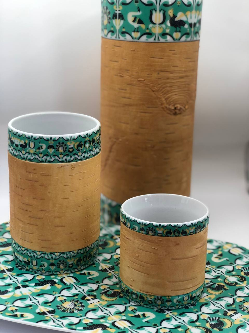 Ваза фарфоровая с берестой. Коллекция  Изразец Коломенское. Цветы. Бревно (Log).