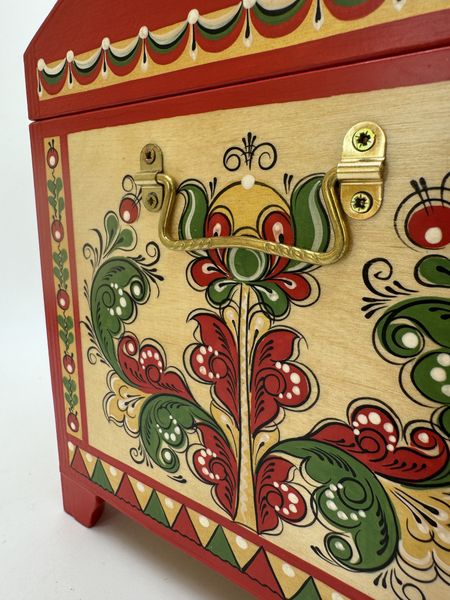 Сундук подарочный с ручной росписью