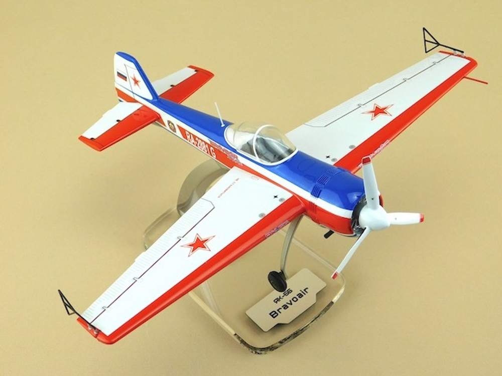 Модель самолета Як-55 (М1:30)