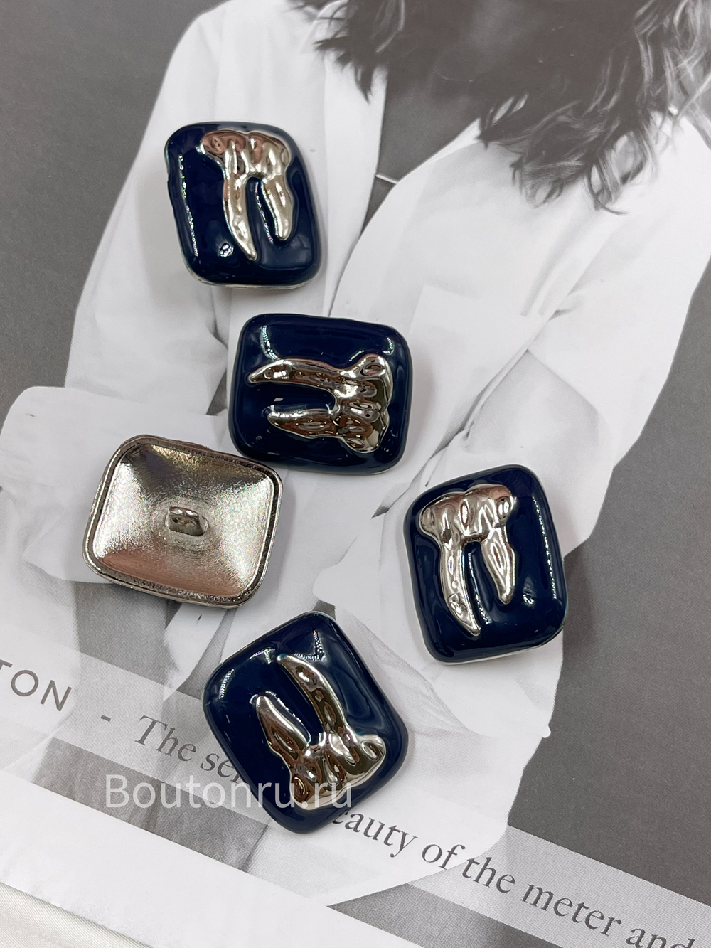 Пуговицы Скиапар. с синей эмалью и серебристым "Зубом"