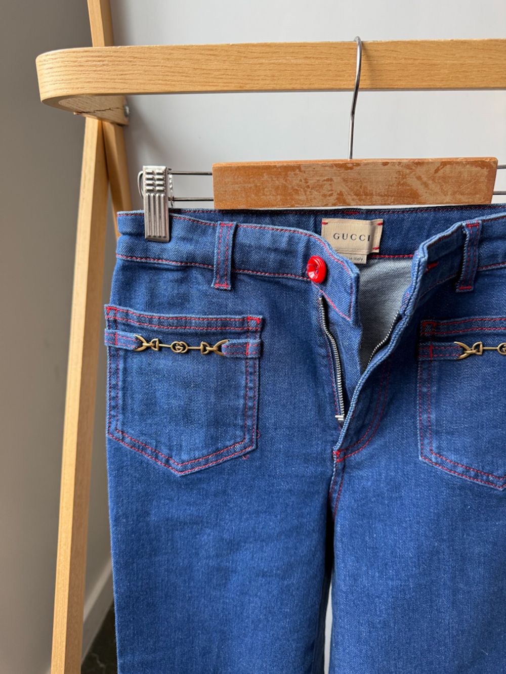 Джинсы Gucci, 140
