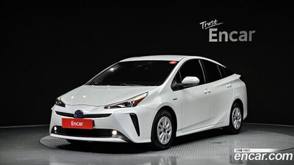 Toyota Prius 4 Generation 1.8 (10.2021)
