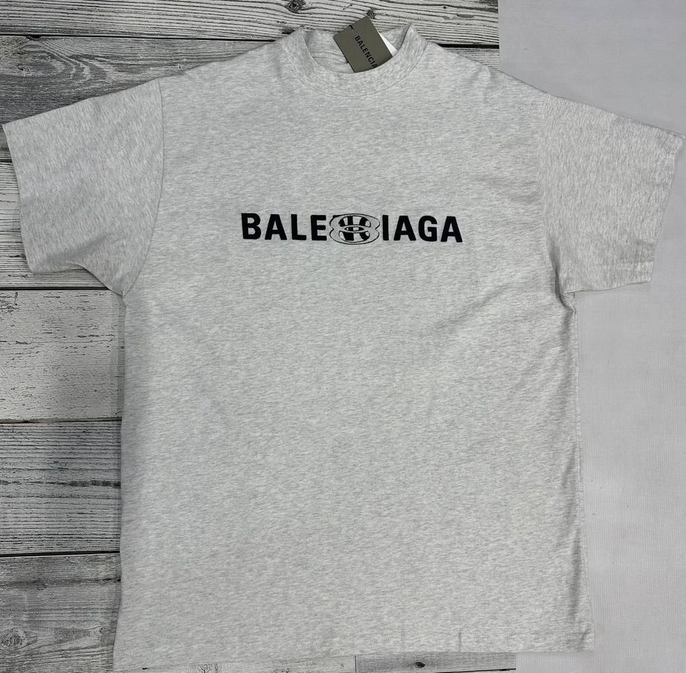 Футболка Balenciaga