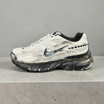 Nike Initiator • Black White