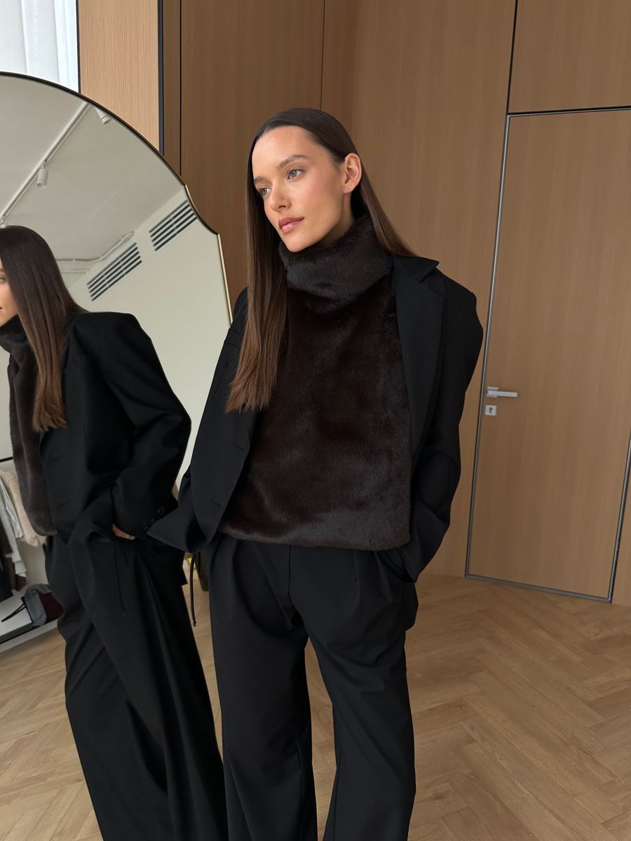 Манишка из эко-меха коричневая