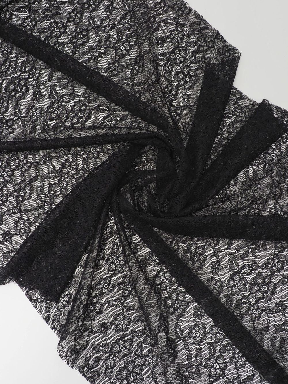 Гипюр эластичный черный ширина 145 см