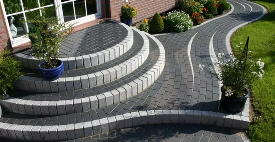 Тротуарная плитка для крыльца: какую выбрать, чтобы не скользила зимой