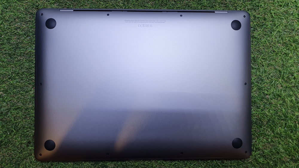 MacBook Air 13 2020 M1 /8Gb/8 циклов A2337