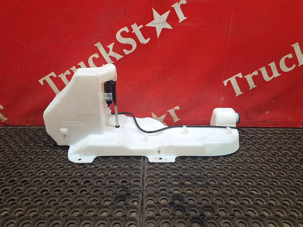 Бачок омывателя лобового стекла