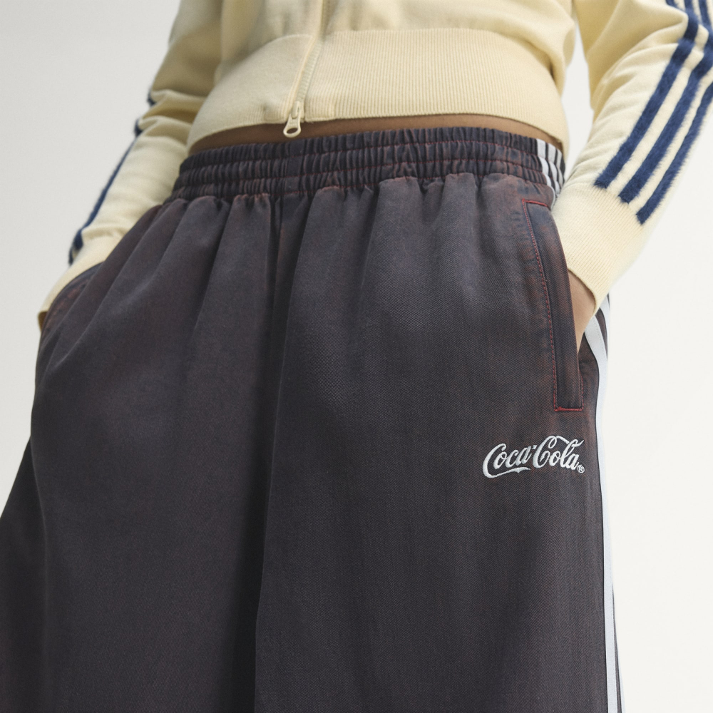 ADIDAS X COCA-COLA Спортивные брюки из денима, красный