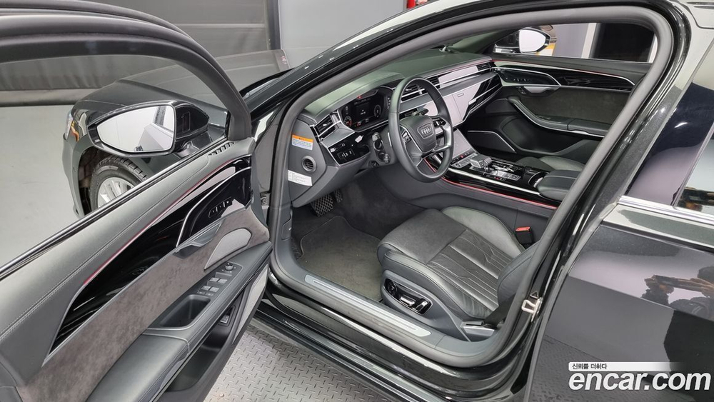 Audi A8 (D5) 55 TFSI Quattro LWB (12.2021)