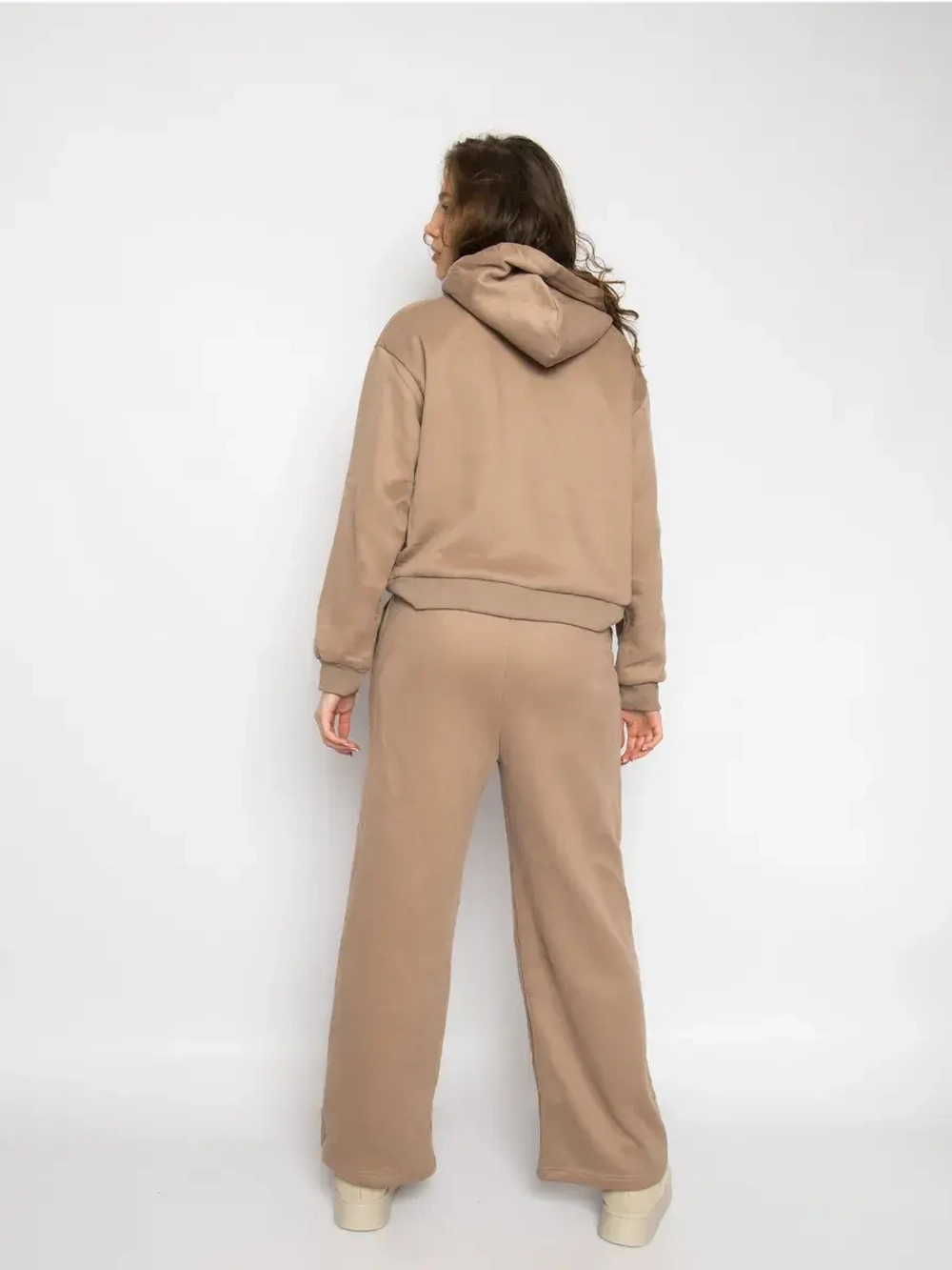 Спортивный костюм утепленный с капюшоном