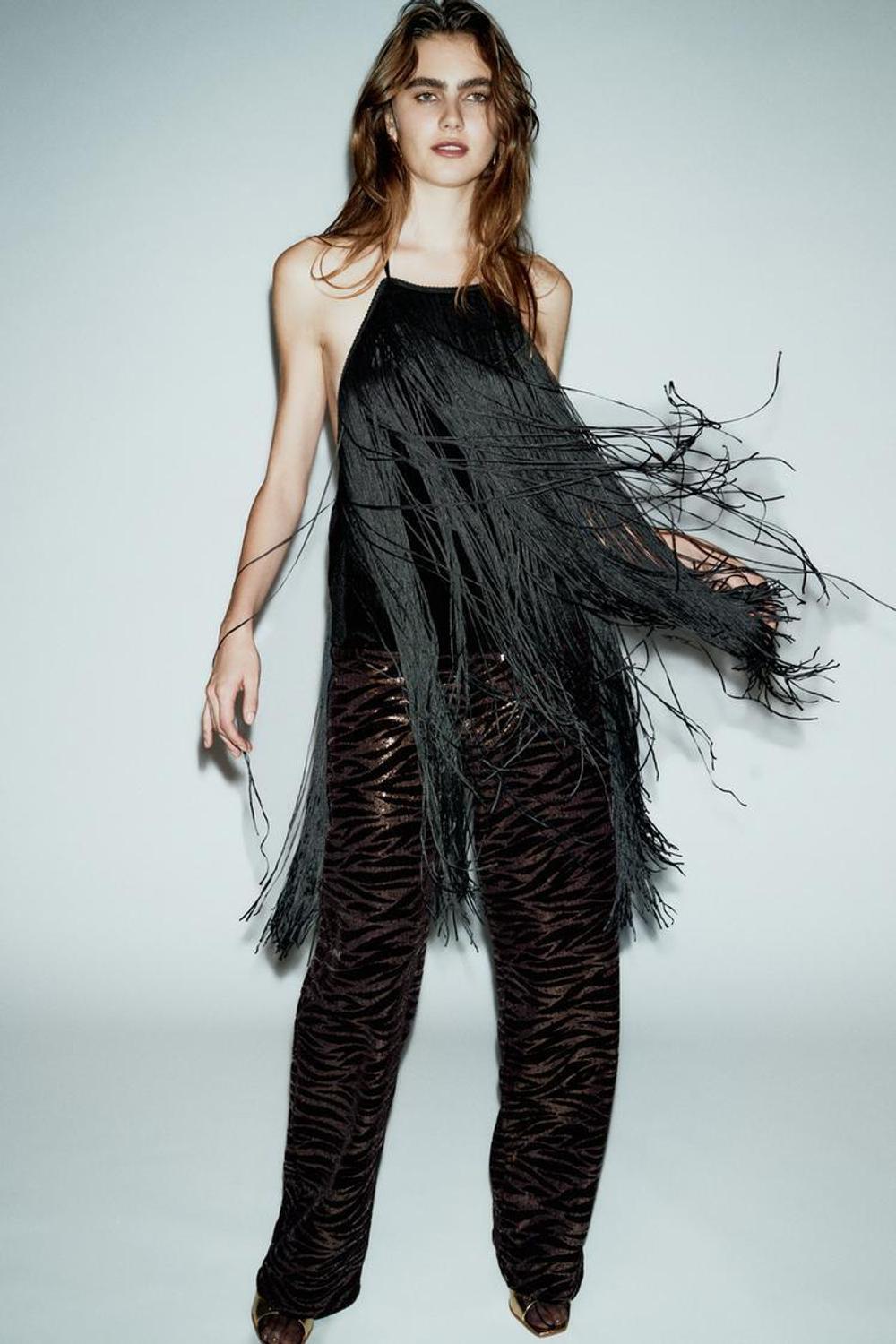 ZARA ТОП ХАЛТЕР ИЗ БАРХАТА С БАХРОМОЙ, ЧЕРНЫЙ