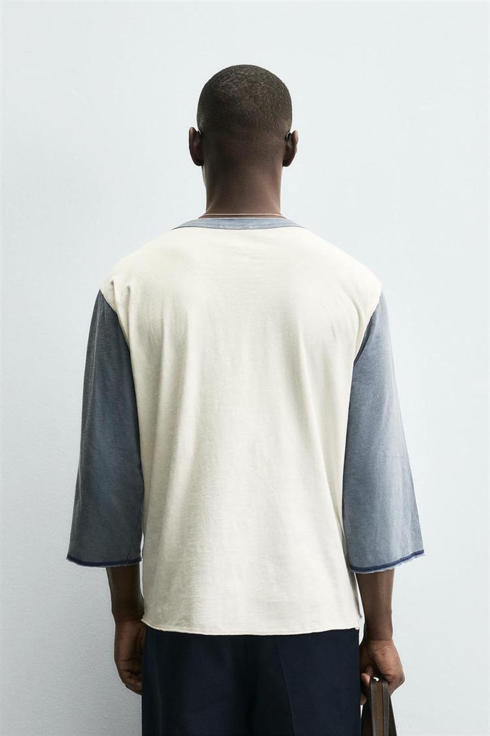 ZARA ФУТБОЛКА В СТИЛЕ КОЛОР-БЛОК С ВОРОТНИКОМ НА ПУГОВИЦАХ, ЭКРЮ