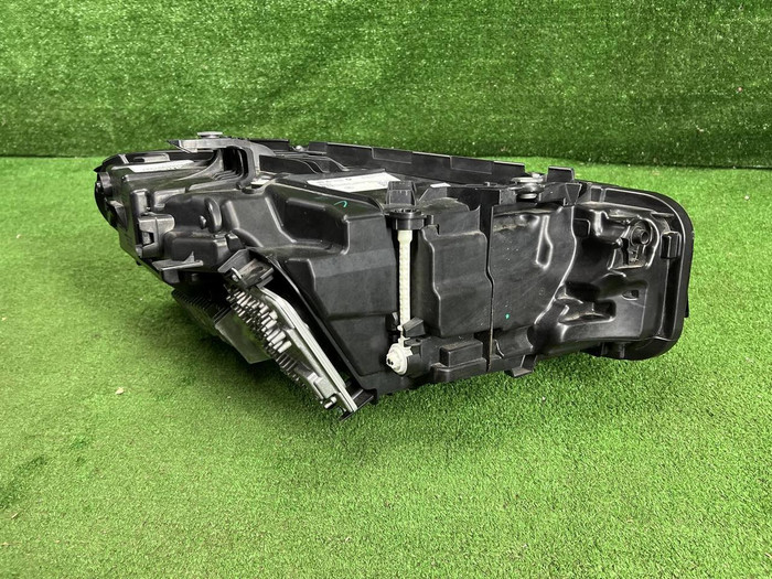Фара левая BMW 3er G20 (2022-н.в.) LED (В сборе)