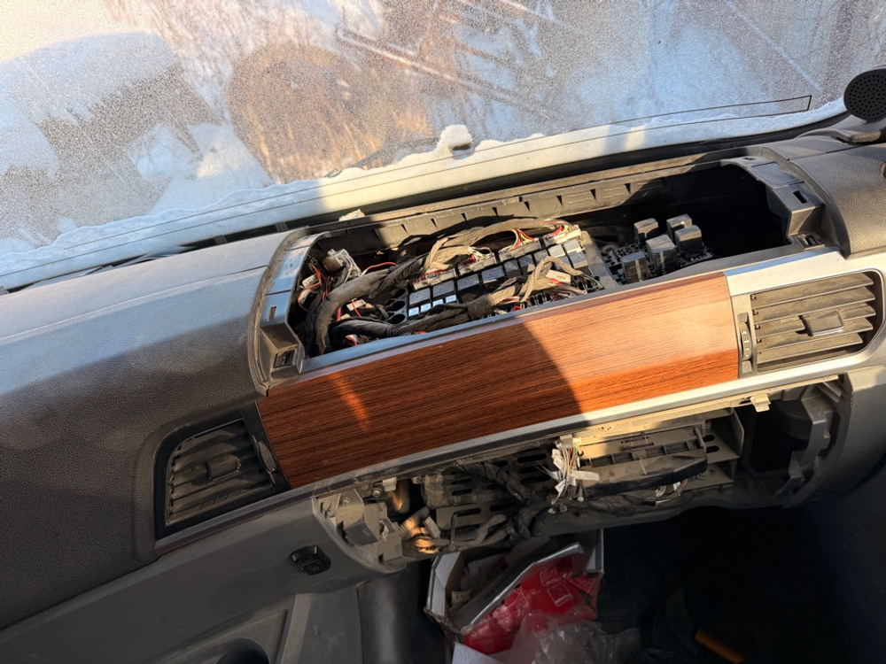 Shacman (Shaanxi) SX* 6x6 Седельный тягач SX42586V385 (Дизельный, 11,6 л, 423 л.с., МТ)