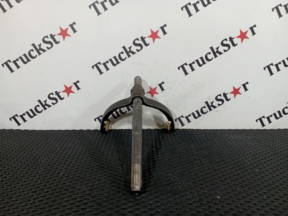 Вилка переключения передач