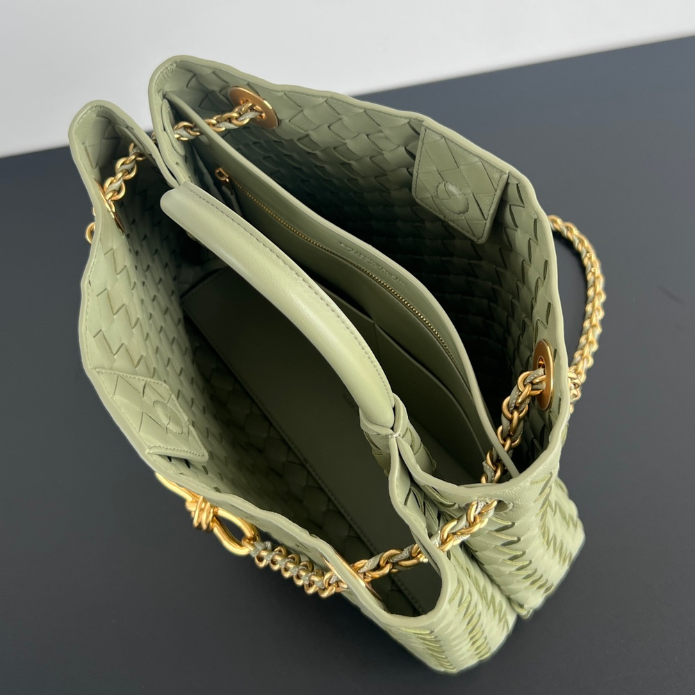 Bottega Veneta Medium Andiamo 32 cm