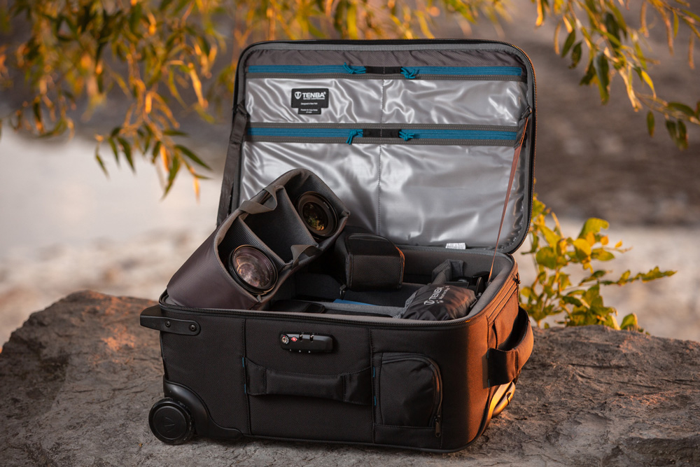 Чемодан на колесах Tenba Roadie Air Case Roller 21