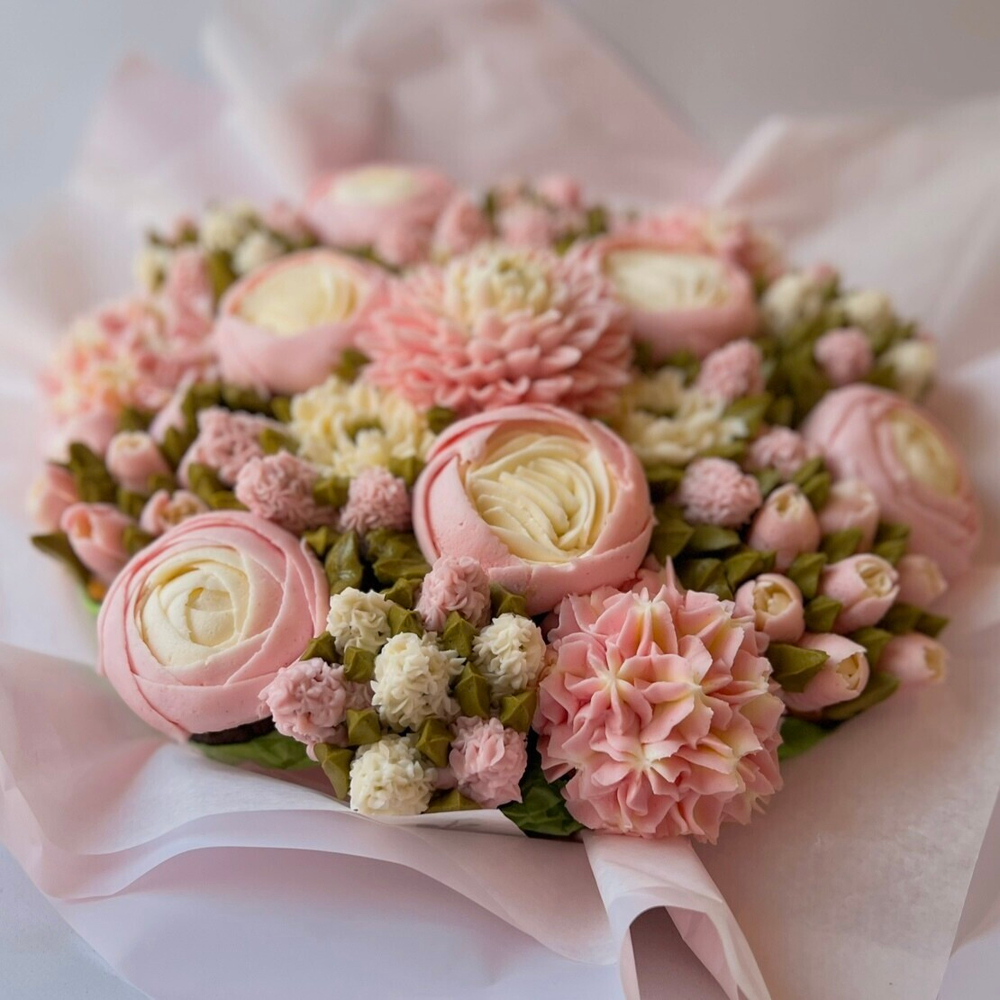 Букет цветочных капкейков 19шт в розовой палитре