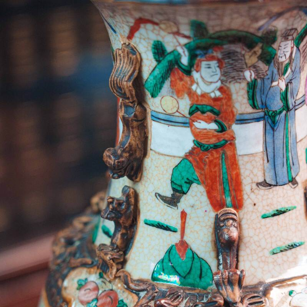 Ваза с батальными сценами