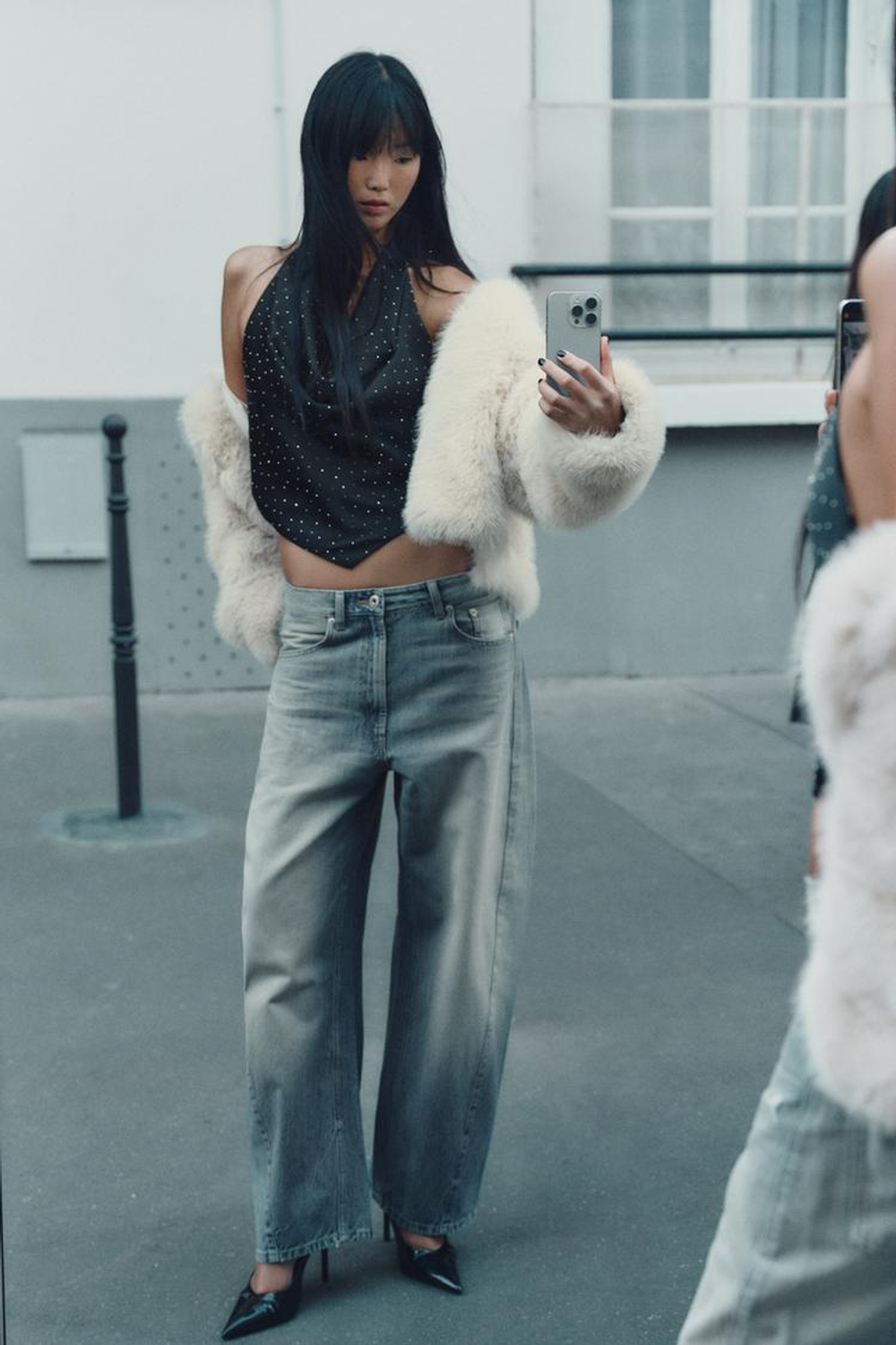 ZARA АТЛАСНЫЙ ТОП С ГОРЛОВИНОЙ ХАЛТЕР И СТРАЗАМИ, ЧЕРНЫЙ