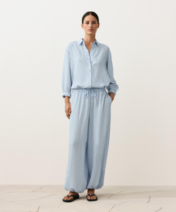 OYSHO Длинные брюки-блумер полосатые, пыльно-голубой