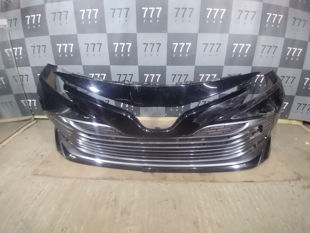 Бампер передний + решетка радиатора Toyota Camry 70 17-21 Б/У Оригинал 5211906E50