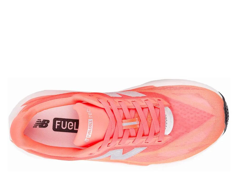 Кроссовки для бега женские New Balance FuelCell Rebel v5 W Кораллово-оранжевые