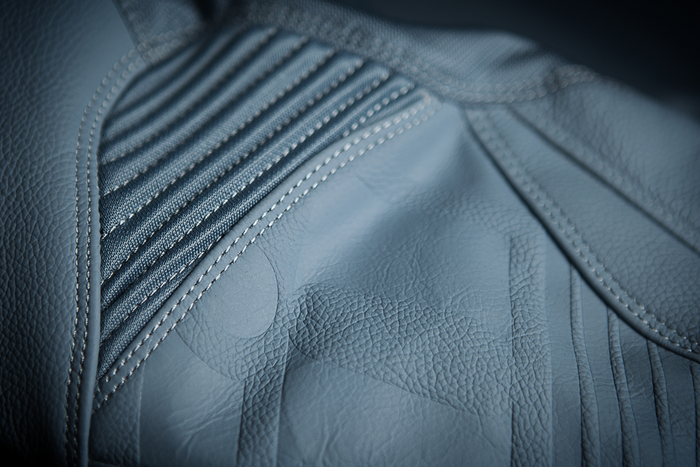 Мотокуртка - ICON SANCTUARY (кожа, серо-красная)