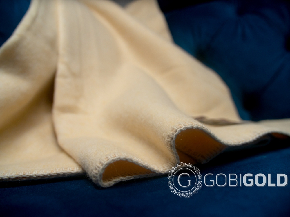 Одеяло детское из 100% верблюжьей шерсти 110х140 см. (GOBI SUN) - белое