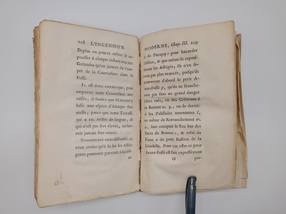 "Lingenieur moderne, ou Essai de fortification". Par. le Baron F. D.R. 1744 г.