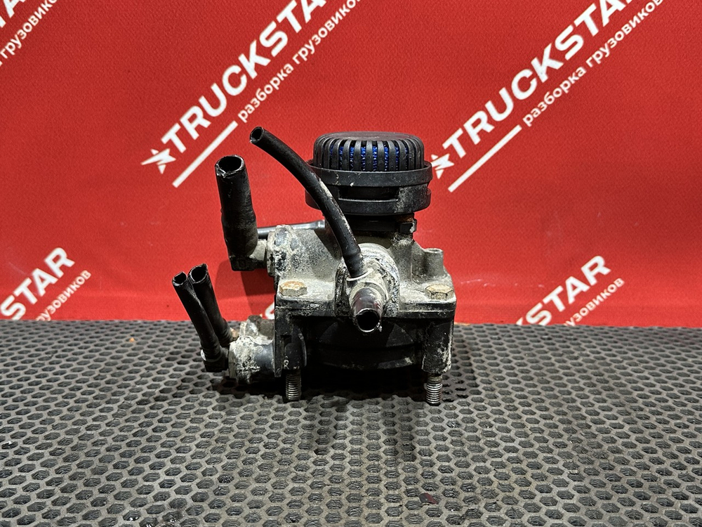 Клапан ускорительный