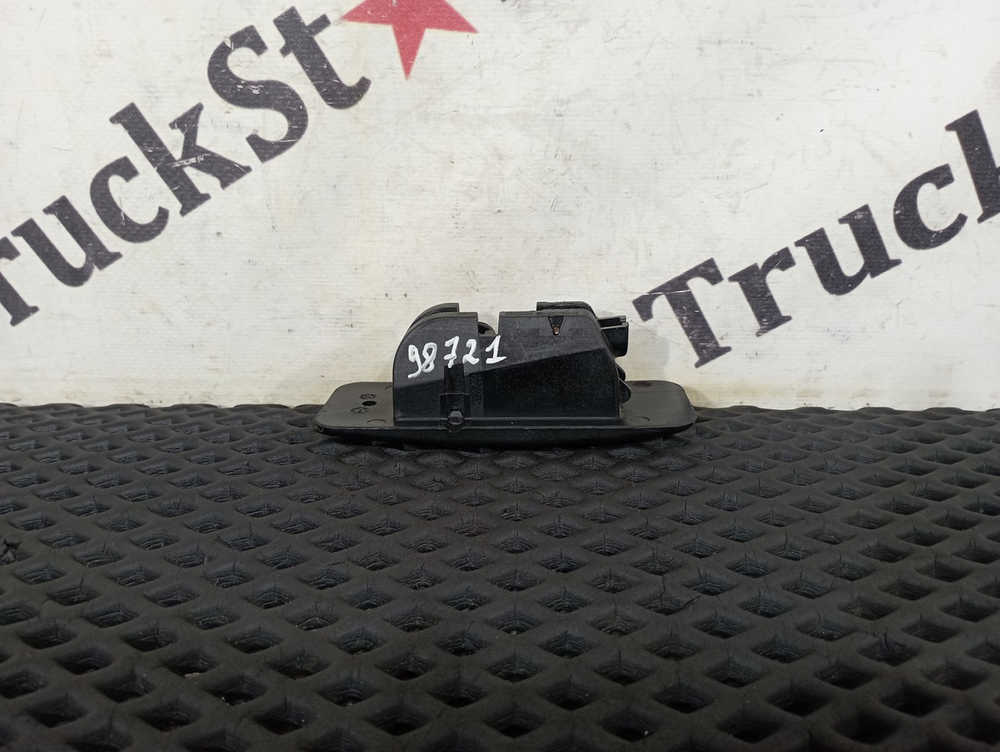 Кнопка инструментального ящика 2023г.