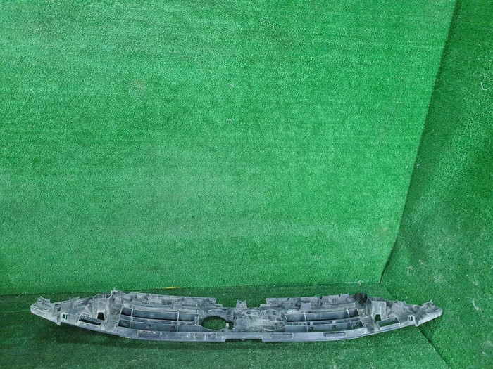 Кронштейн решетки радиатора Audi A8 4 D5 (2017-2021)