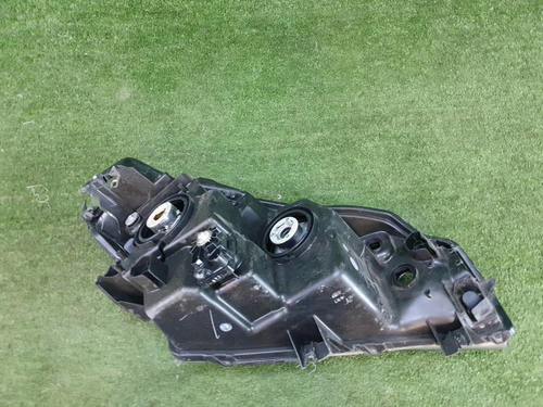 Битая Фара левая Suzuki Vitara 2 (2014-2019) галоген