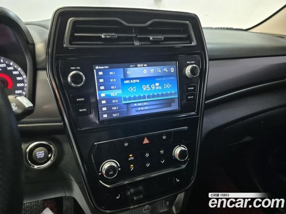 KG Mobility (Ssangyong) Very New Tivoli Дизель 1.6 2WD (12.2019)