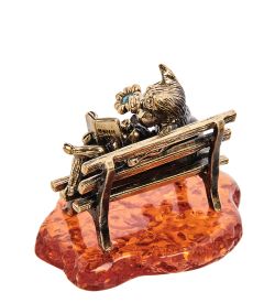 Народные промыслы AM-2960 Фигурка «Поросята с цветочком» (латунь, янтарь)