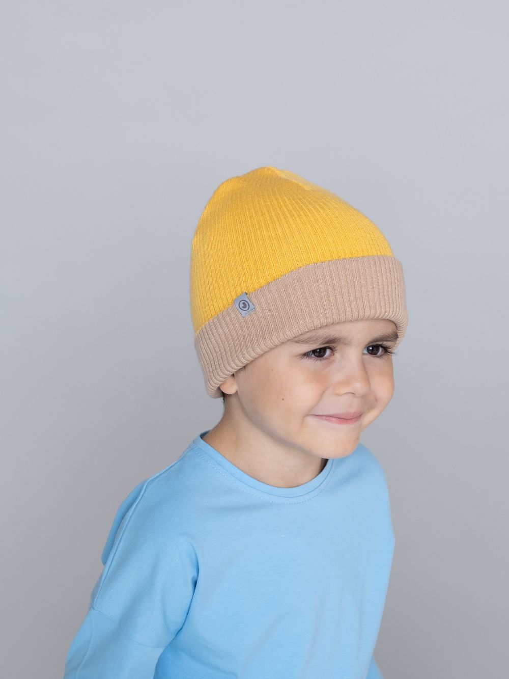 Шапка вязаная хлопковая ТВИНС(Мед, сандал)